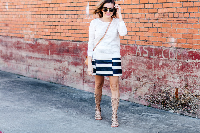 dallas fashion blogger, gladiator sandals, stripe loft skirt