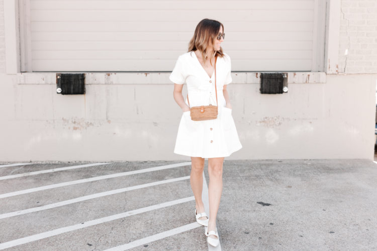 Spring is here and that means it's time to bust out our white dresses. From eyelet to maxi dresses, I've rounded up the best of the best white dresses for Spring!