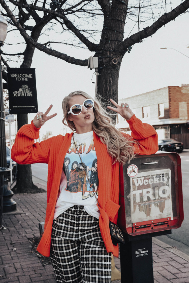 The best ways to style a graphic tee.